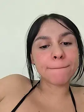 Daniela-rosee live cam on StripChat