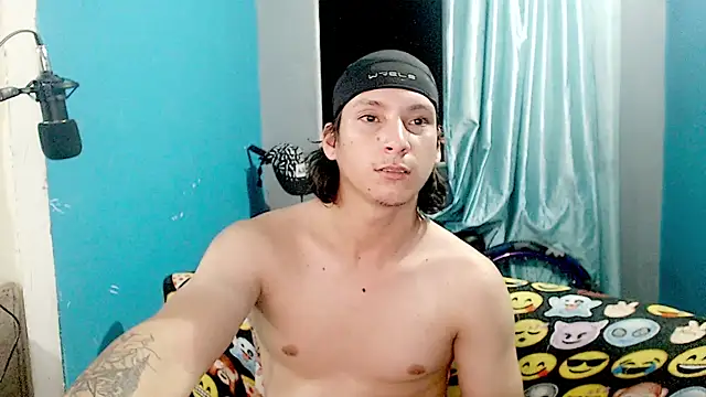 MrKingsaintx live cam on StripChat
