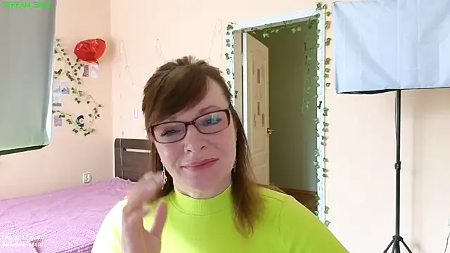 Miss_Moren webcam