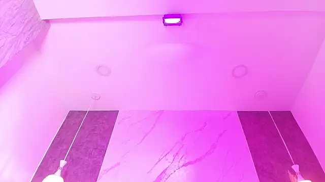 Vicky-Mooree webcam