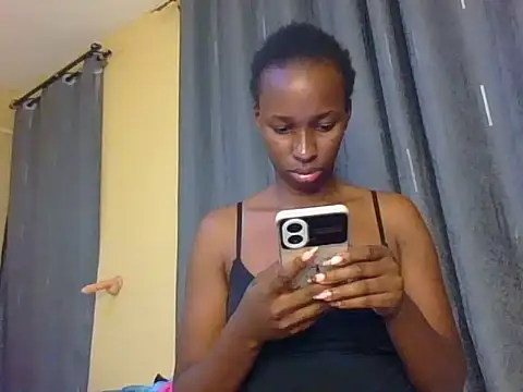 Lovey_doveyy webcam