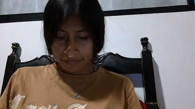 Pocahontas_Honey webcam