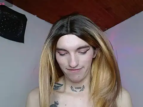 Scarlett_crastrawberry webcam
