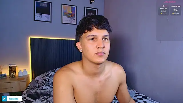 Leo_Savage_ webcam