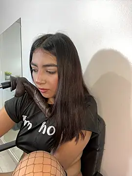 cherry_skinnyy_ webcam