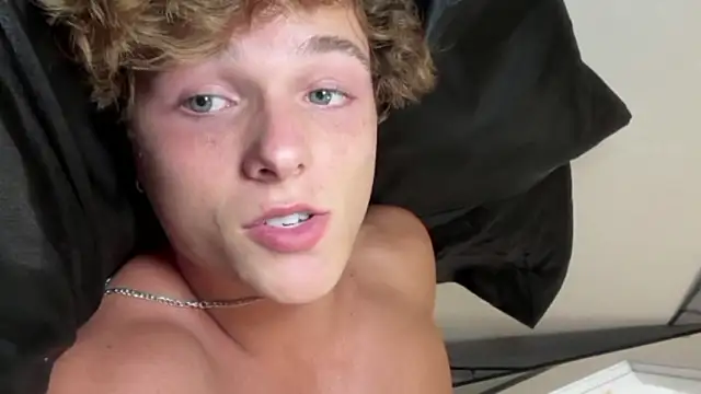 jackedvander (M twink) - shirt off