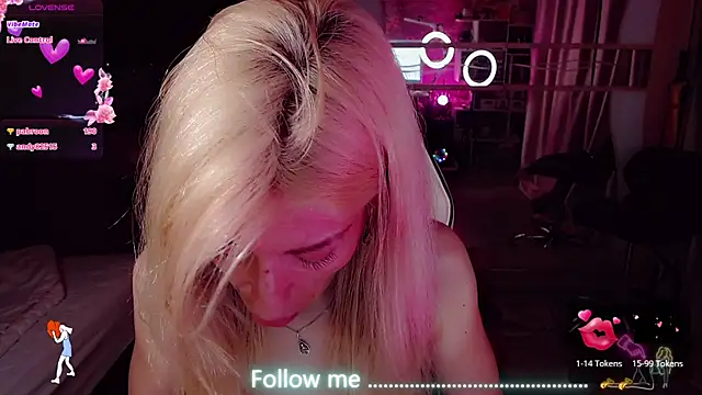 AnnieGOld_ webcam