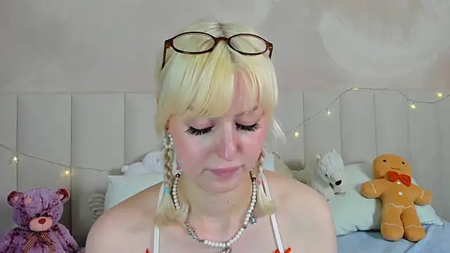 AdeleSilvy live webcam show