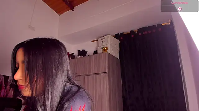 Scarlesth live sex cam