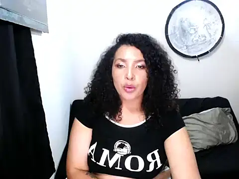 Nerea_Boolsara8 live cam on StripChat