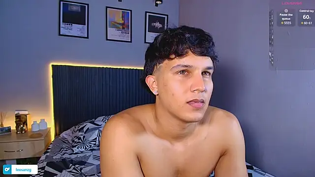 Leo_Savage_ webcam