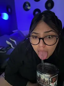 miacanela_xo live cam