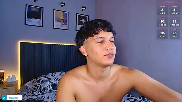 Leo_Savage_ webcam