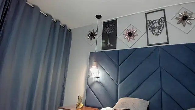 alana_dreams webcam