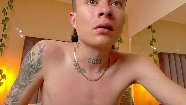 Nascary_Fox webcam