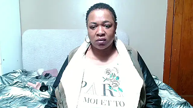 BUSTYQUEEN56_ webcam