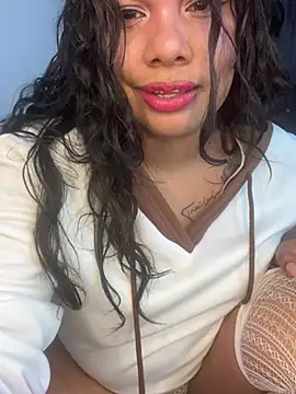 Rashell1_Queen live cam on StripChat