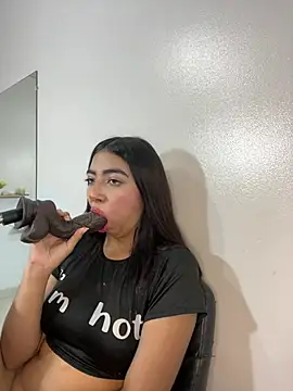 cherry_skinnyy_ webcam