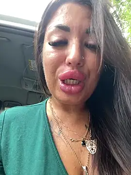 RuslanaXX webcam