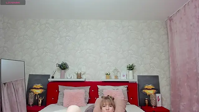 KattyPeachX webcam