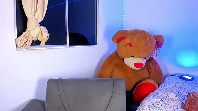 nikolle_mistrreHots webcam