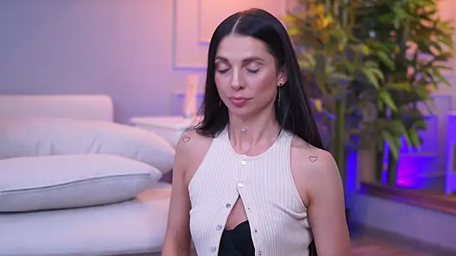 EllyLynne webcam