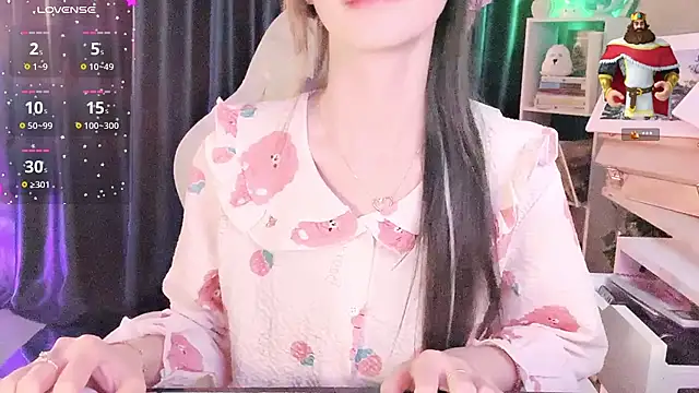 Your-Sunshinee live cam on StripChat