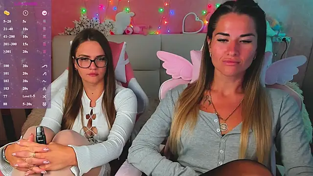 hotty_girls_here live webcam show