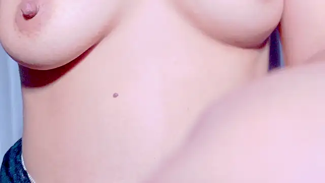 Aashika-Kaur webcam