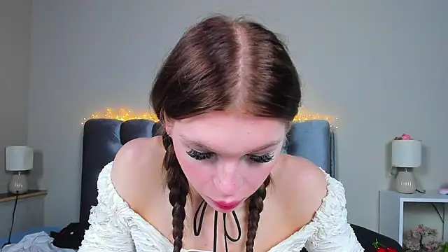 Blondy_Fina webcam