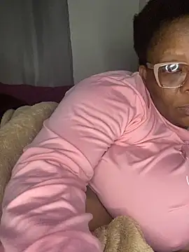 BoobsQueeen webcam