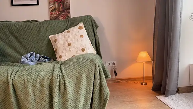 Mia_Luxes webcam
