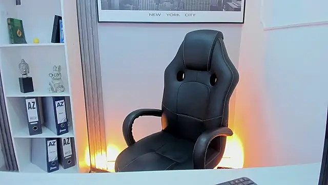 Luucky_Strike live sex cam