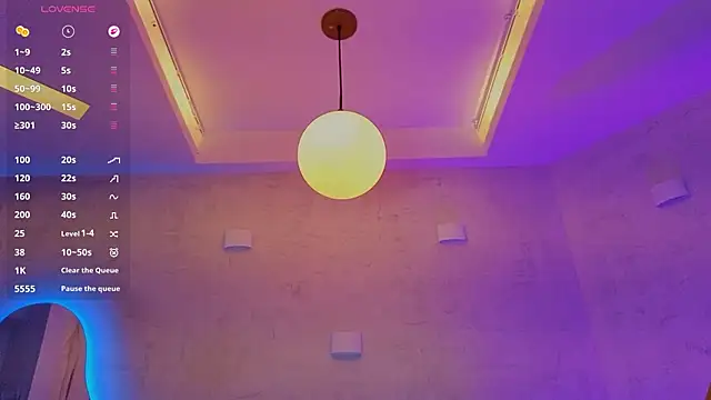 MiaWonderfull live webcam show