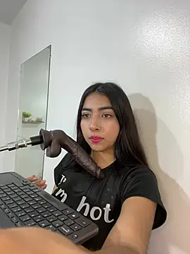 cherry_skinnyy_ webcam