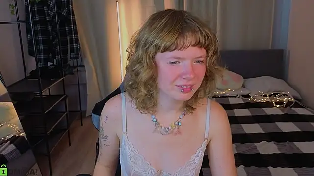 VioletDesiree webcam