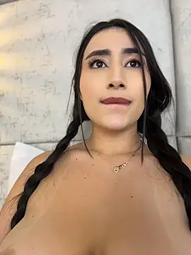 IvonneOwen webcam