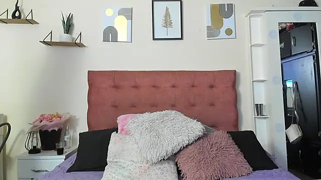 AmyEvans12 live cam on StripChat