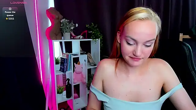 Ida_FaneStain live cam on StripChat