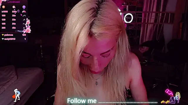 AnnieGOld_ webcam