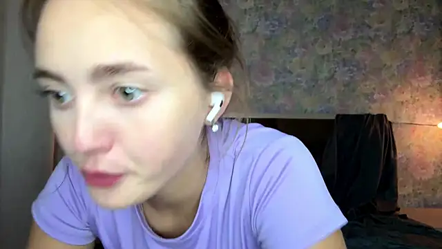 LoraDavi live cam on StripChat