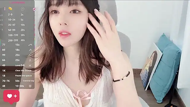 peachy_kiss live webcam show
