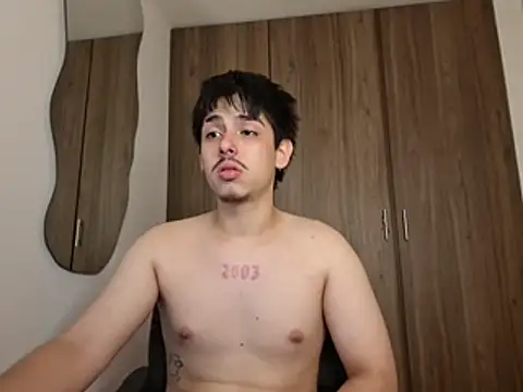 Maximo_Miller webcam