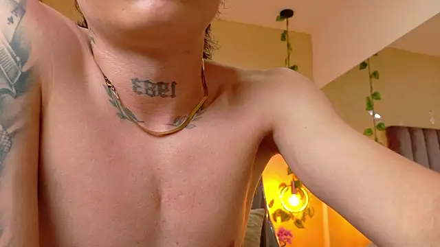 Nascary_Fox live cam on StripChat