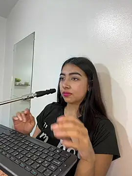 cherry_skinnyy_ webcam