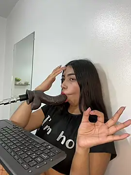cherry_skinnyy_ webcam