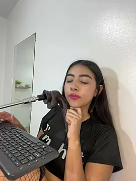 cherry_skinnyy_ webcam