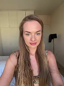 ElenaRebelle webcam