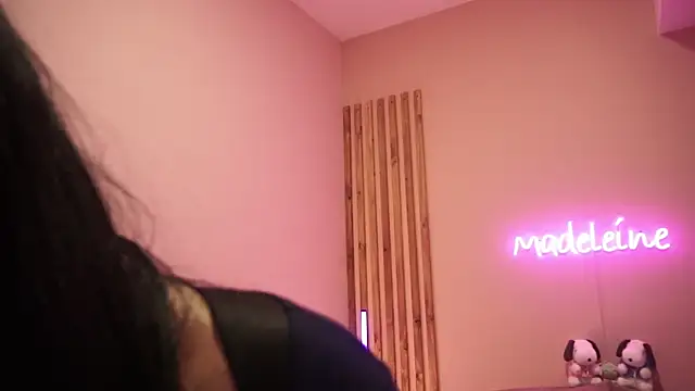 MadeleineSanez live webcam show