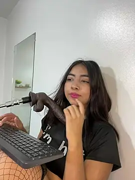 cherry_skinnyy_ webcam